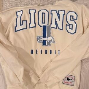 Mitchell & Ness White Women's Sweatshirt with Red Tag